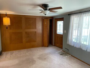 1916 S Holly Ave in Sioux Falls, SD - Building Photo - Building Photo