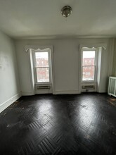 1521 S Broad St, Unit 2F in Philadelphia, PA - Building Photo - Building Photo