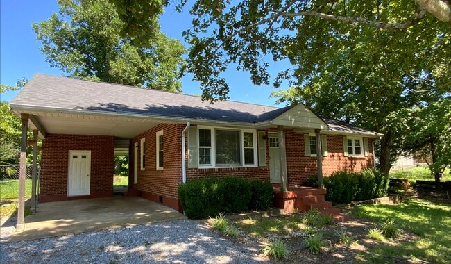 property at 962 Draughon Dr