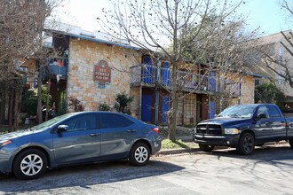 21st Street Cooperative in Austin, TX - Foto de edificio - Building Photo