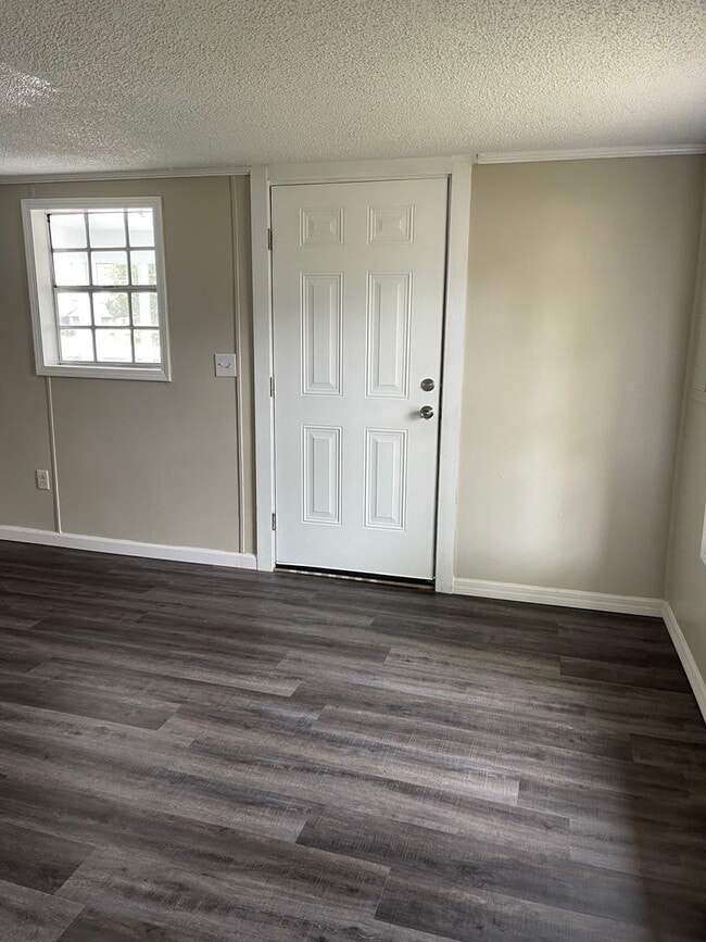 56 NW Railroad St in Hazlehurst, GA - Building Photo - Building Photo