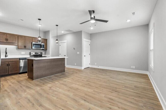 302 Jonathan Wade Cir in Clarksville, TN - Building Photo - Building Photo