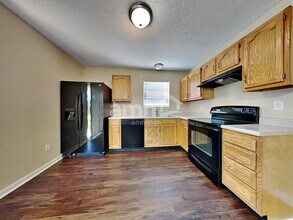 1783 Blue Lake Dr in Greenwood, IN - Foto de edificio - Building Photo