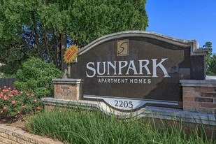 Sunpark Apartment Homes in Conroe, TX - Building Photo