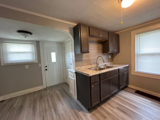 property at 1718 E Fox St