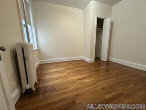 1156 Commonwealth Ave, Unit 34 in Boston, MA - Building Photo - Building Photo