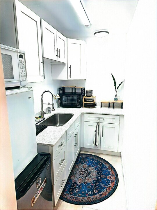 903 SE 14th St, Unit Studio in Fort Lauderdale, FL - Building Photo