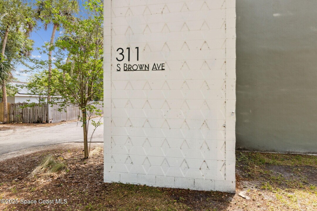 311 S Brown Ave in Titusville, FL - Building Photo