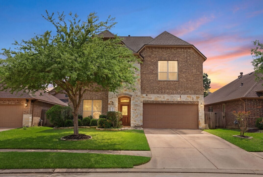 135 Deerfield Meadow Dr in Conroe, TX - Building Photo