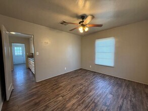 700 Philippine St in Taft, CA - Building Photo - Building Photo