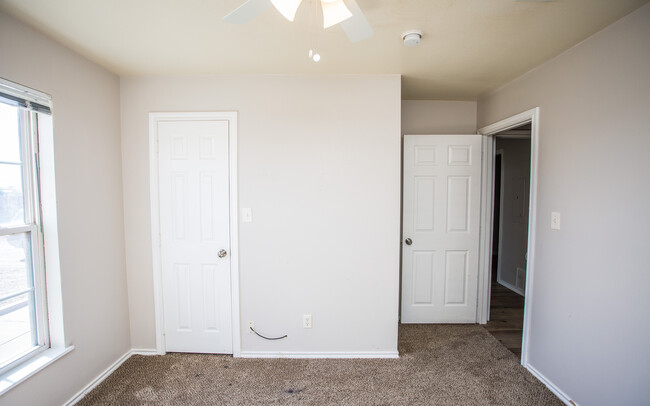 1510 S 9th St in Slaton, TX - Building Photo - Interior Photo