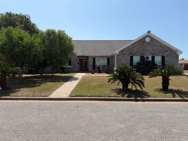 5525 Swan Dr in Galveston, TX - Building Photo