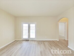 4607 Le Villas in San Antonio, TX - Building Photo - Building Photo