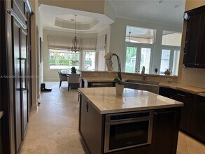 2534 Montclaire Ct in Weston, FL - Building Photo - Building Photo