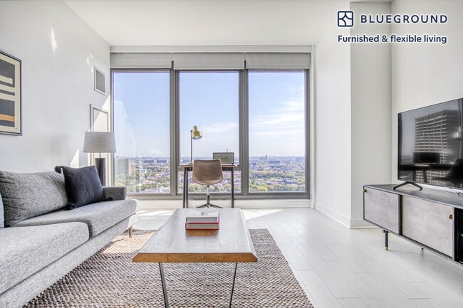 1035 W Van Buren St