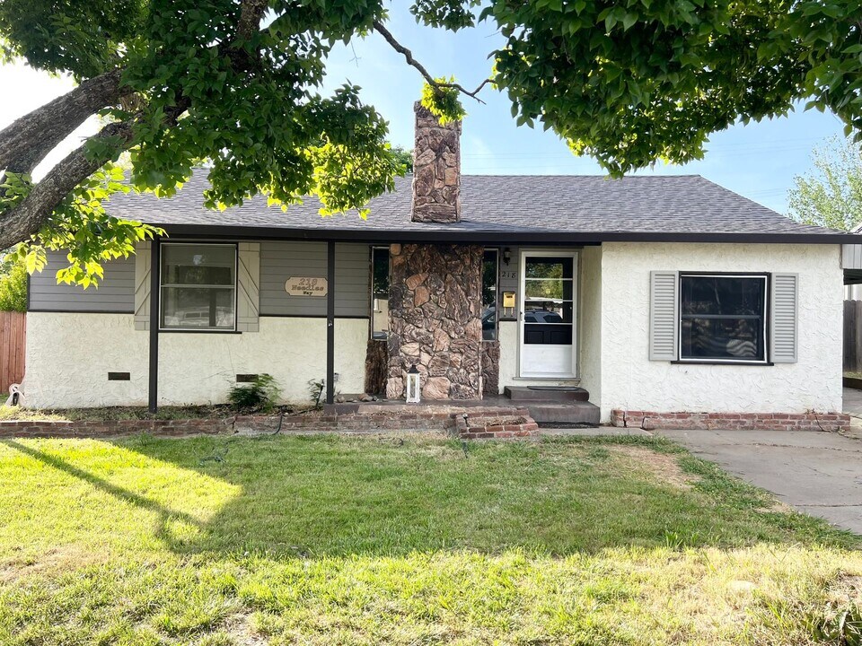 218 Needles Way in Folsom, CA - Building Photo
