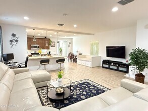 127 E Gemini Pl in Chandler, AZ - Building Photo - Building Photo