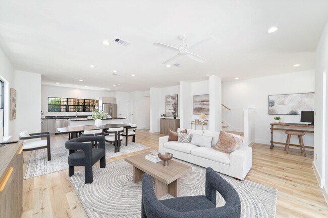 property at 11925 N Hoa Sen Cir