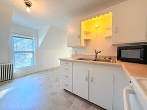 10 Spruce Ave in Claremont, NH - Building Photo - Building Photo