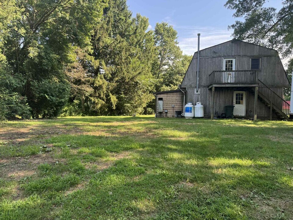 214.5 Little Beaver Rd in Enon Valley, PA - Building Photo
