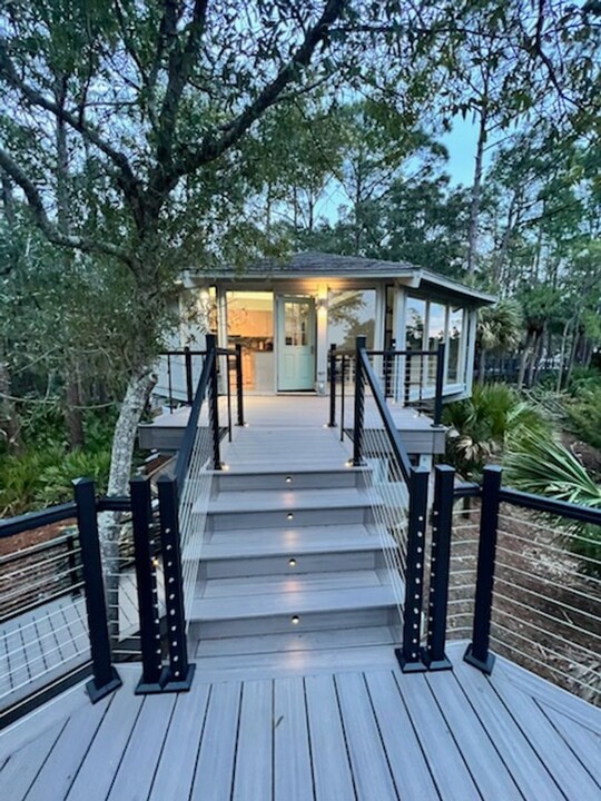 2003 Deer Island Rd in Hilton Head Island, SC - Building Photo