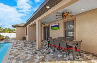 1129 SW 2nd St in Cape Coral, FL - Building Photo - Building Photo