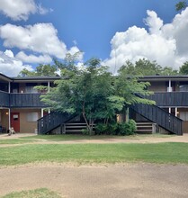 St. James Place in Denison, TX - Building Photo - Building Photo