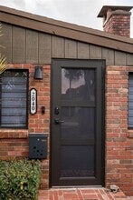 2040 NE 173rd St in North Miami Beach, FL - Building Photo - Building Photo