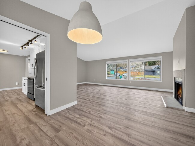 11706 NE 98th St in Kirkland, WA - Building Photo - Building Photo