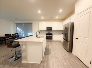 9827 Cluny Ave in Las Vegas, NV - Building Photo - Building Photo