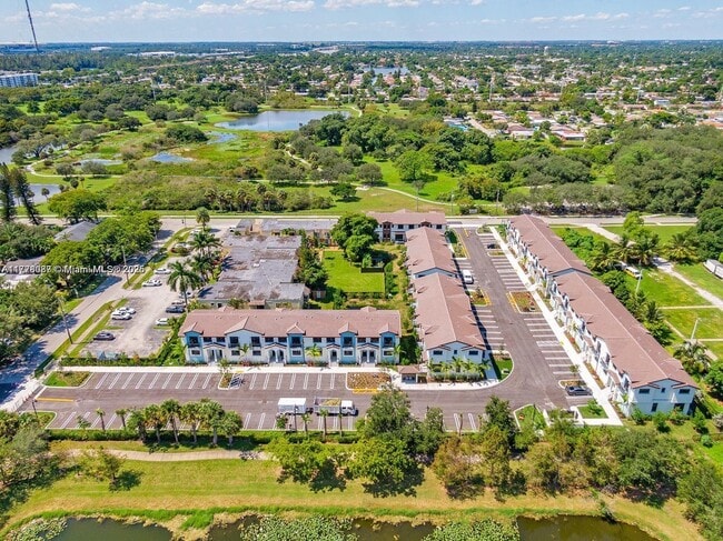 6159 SW 36th Ct in Miramar, FL - Building Photo - Building Photo