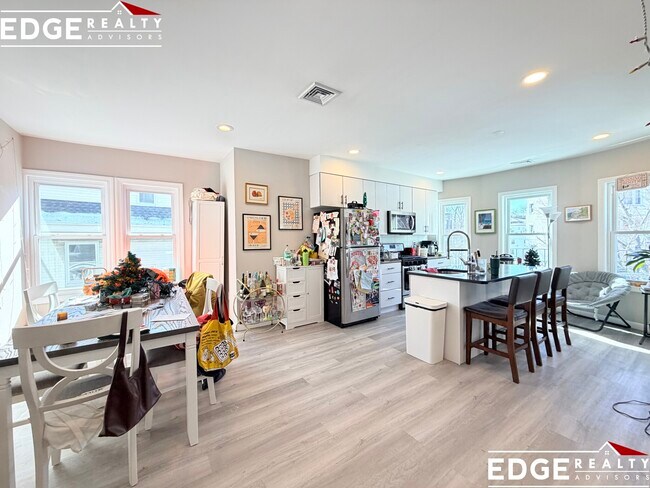 76 Quint Ave, Unit 1 in Boston, MA - Building Photo - Building Photo