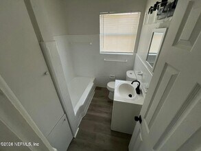 5452 Playa Way in Jacksonville, FL - Building Photo - Building Photo