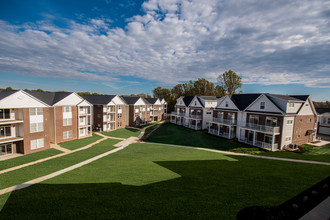 The Boulevard at Green in Uniontown, OH - Building Photo - Building Photo