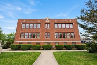 366 Main St in Warren, RI - Building Photo - Building Photo