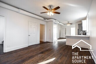 3135 N Oakley Ave in Chicago, IL - Building Photo - Building Photo