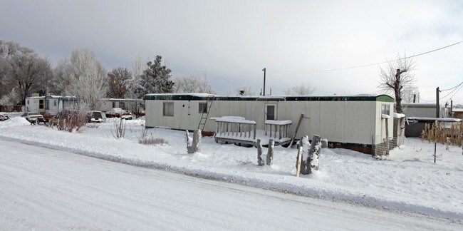 1210 N Grape St in Shoshone, ID - Building Photo - Building Photo