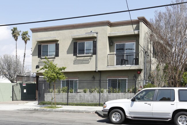 6358 Hazeltine Ave in Van Nuys, CA - Building Photo - Building Photo