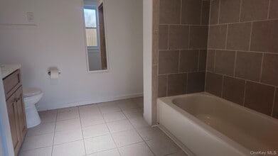 22 Ford St in Glen Cove, NY - Building Photo - Building Photo