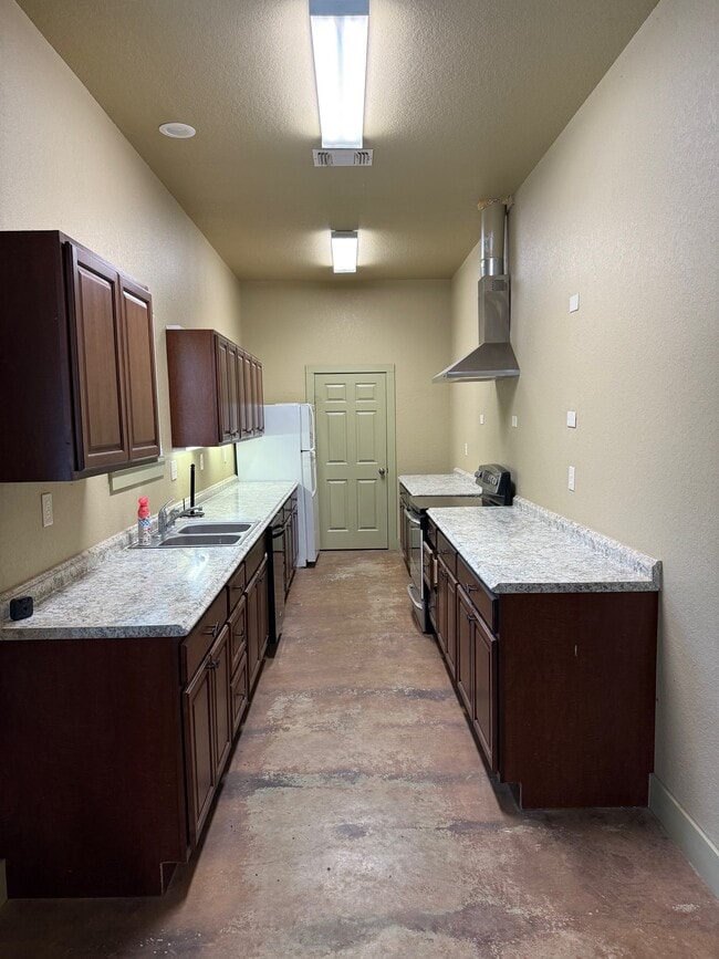 1490 School Dr in Poteet, TX - Building Photo - Building Photo