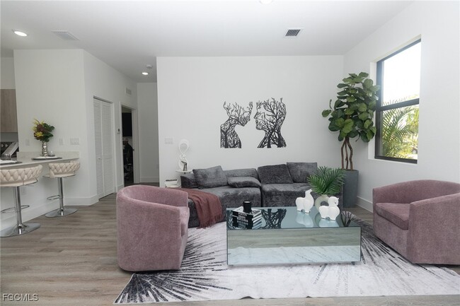 property at 1140 Darling St E