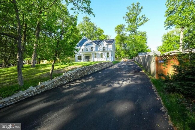 5604 Clermont Dr in Alexandria, VA - Building Photo - Building Photo