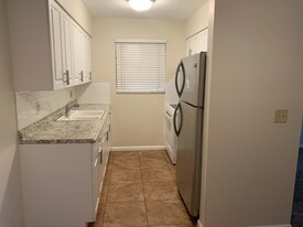 1610 Shirley Ct in Lantana, FL - Building Photo