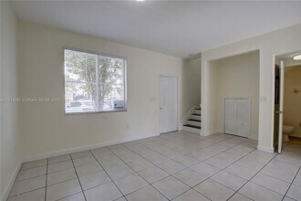 7341 NW 174th Terrace in Miami Gardens, FL - Building Photo - Building Photo