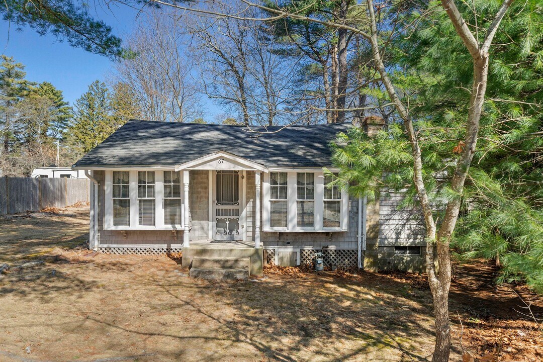 67 Priscilla Ave in Duxbury, MA - Foto de edificio