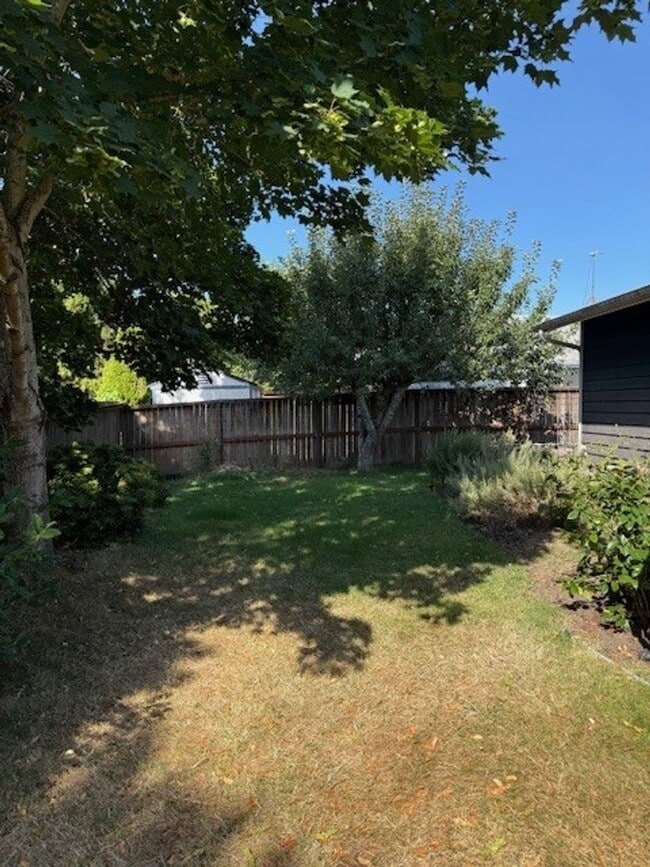 4450 Murdock Ct NE in Salem, OR - Foto de edificio - Building Photo