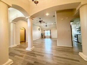 2206 Calle Chiquita Ct in Laredo, TX - Building Photo - Building Photo