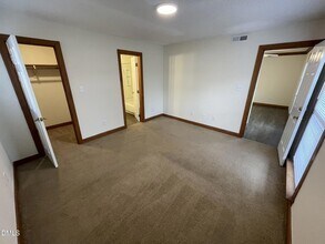 3535 Ivy Commons Dr, Unit 101 in Raleigh, NC - Foto de edificio - Building Photo