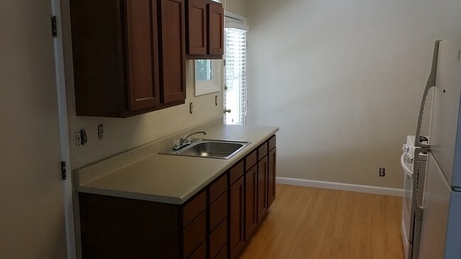 733 Santa Rosa St in Sunnyvale, CA - Building Photo - Building Photo