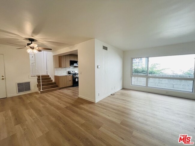 340 N Palm Dr in Beverly Hills, CA - Building Photo - Building Photo